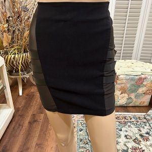 FUNKY, FUN & SEXY MINI SKIRT IN MINT CONDITION